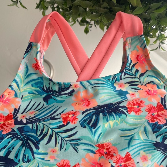 Swimming for girls 👧🏻 size 7/8 cat and jack brand - Picture 6 of 9